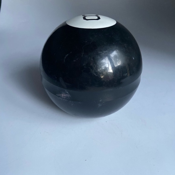 Magic 8 Ball - Picture 4 of 10